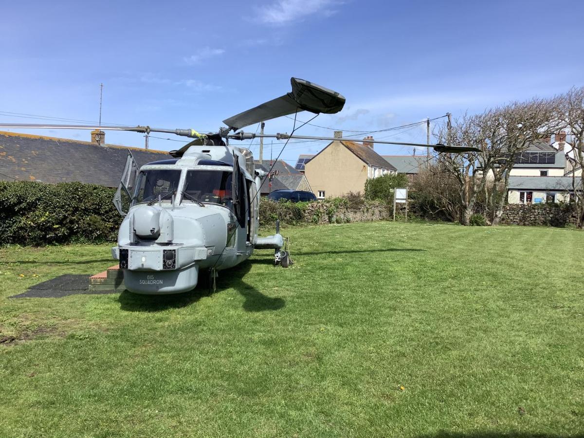 Haelarcher Farmhouse And Helicopter B&B Lizard Luaran gambar